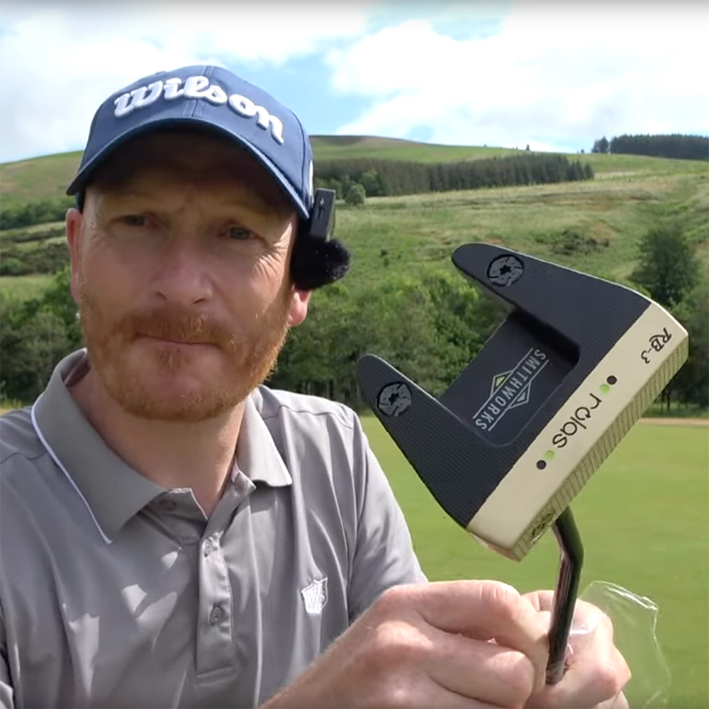 Das Bild zeigt einen Rolas Putter Produkttest von Steve Johnston